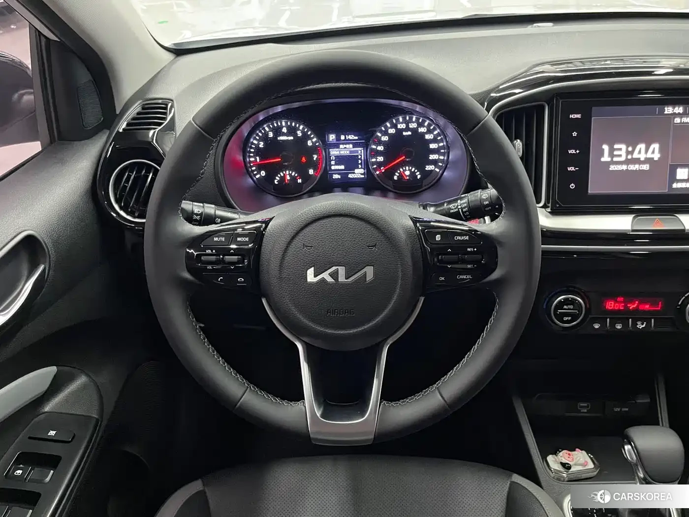 Kia KX1 2023 Белый из Китая, фото 6