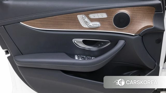 Mercedes-Benz E-Class W213 2023 Белый из Кореи, фото 6