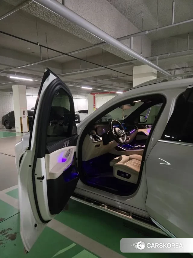 BMW X7 (G07) 2023 Белый из Кореи, фото 6