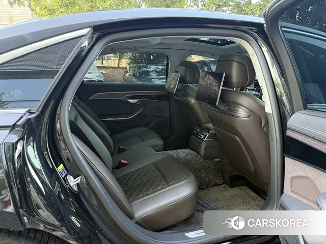 Audi A8 2024 Черный из Китая, фото 6