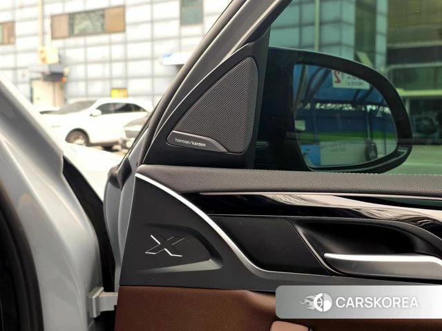 BMW X4 (G02) 2025 Серебристо-серый из Кореи, фото 6