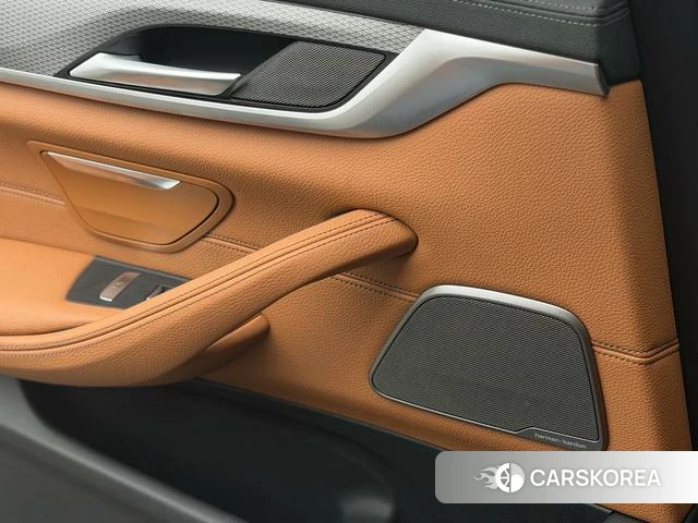 BMW 5 series 2020 Черный из Китая, фото 6