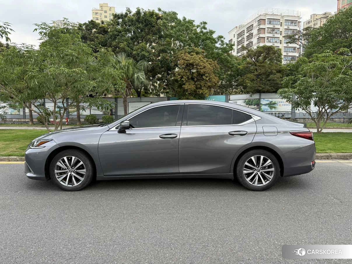 Lexus ES 2019 Темно-серый из Китая, фото 6