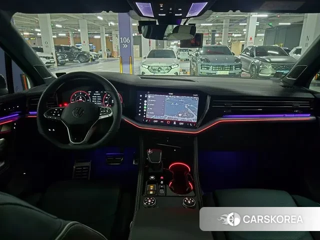 Volkswagen Touareg 3rd generation 2025 Черный из Кореи, фото 6