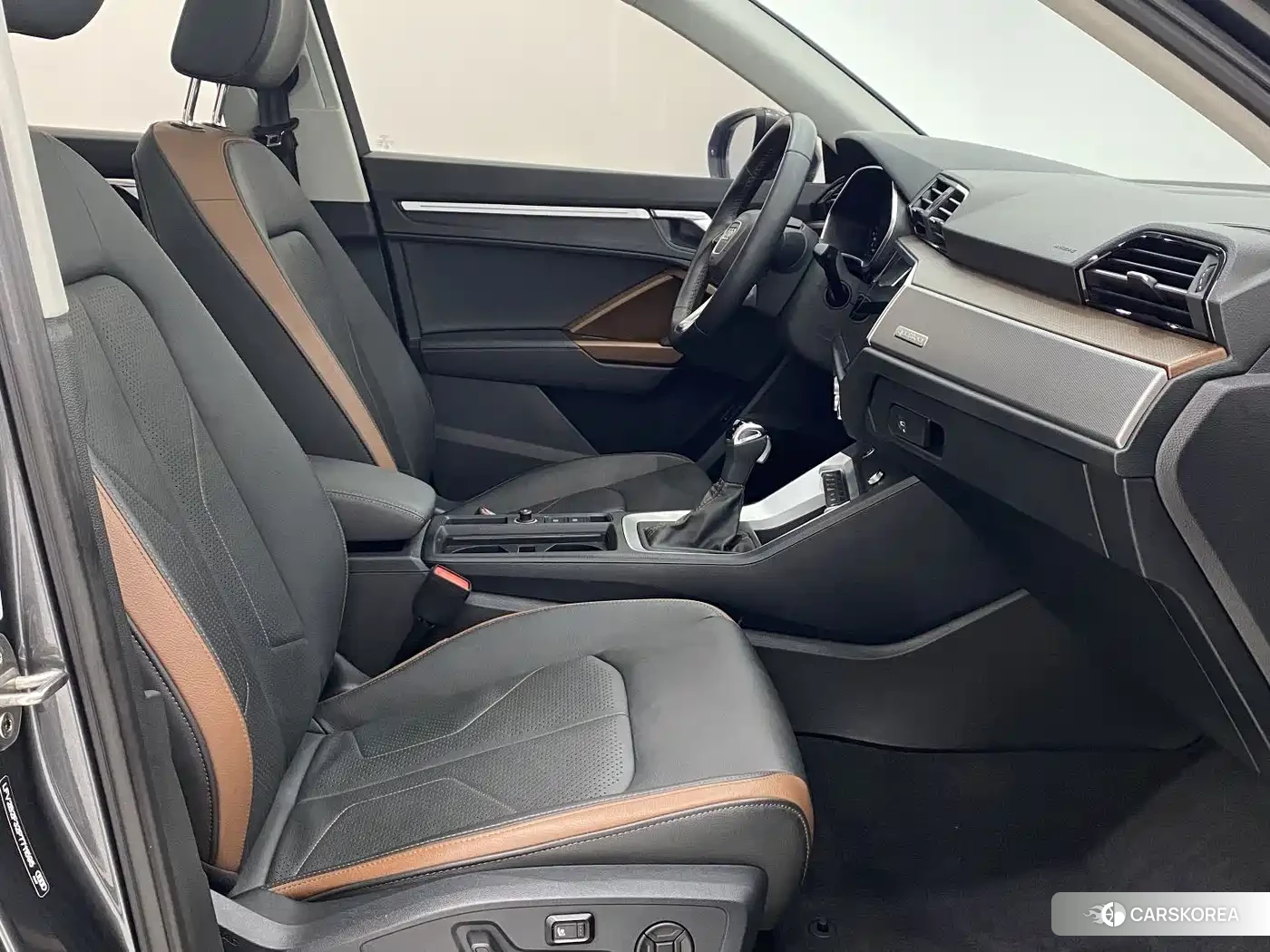 Audi Q3 2023 Silver/gray из Китая, фото 6