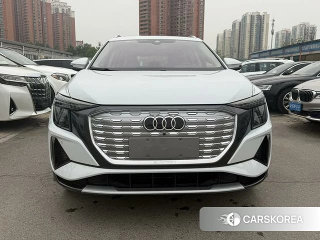 Audi Q5 e-tron 2022 Белый из Китая, фото 6