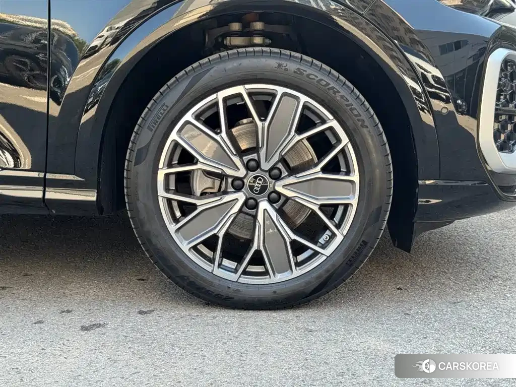 Audi Q5L 2025 Черный из Китая, фото 6