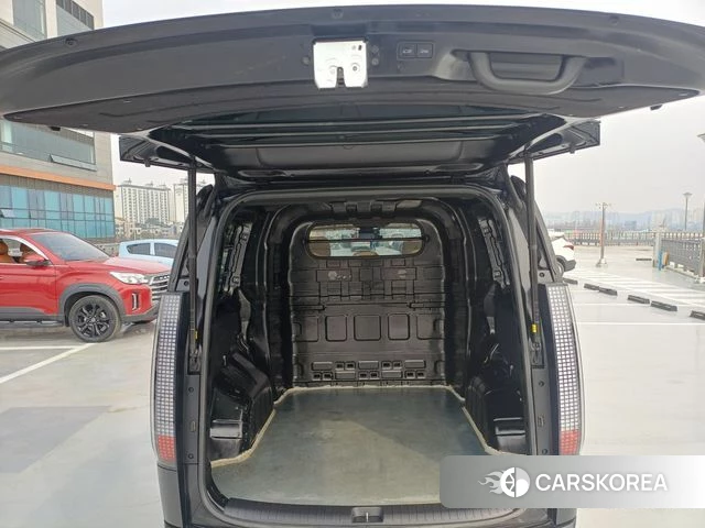 Hyundai Staria 2023 Черный из Кореи, фото 6