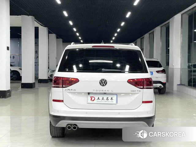 Volkswagen Touran L 2022 Белый из Китая, фото 6