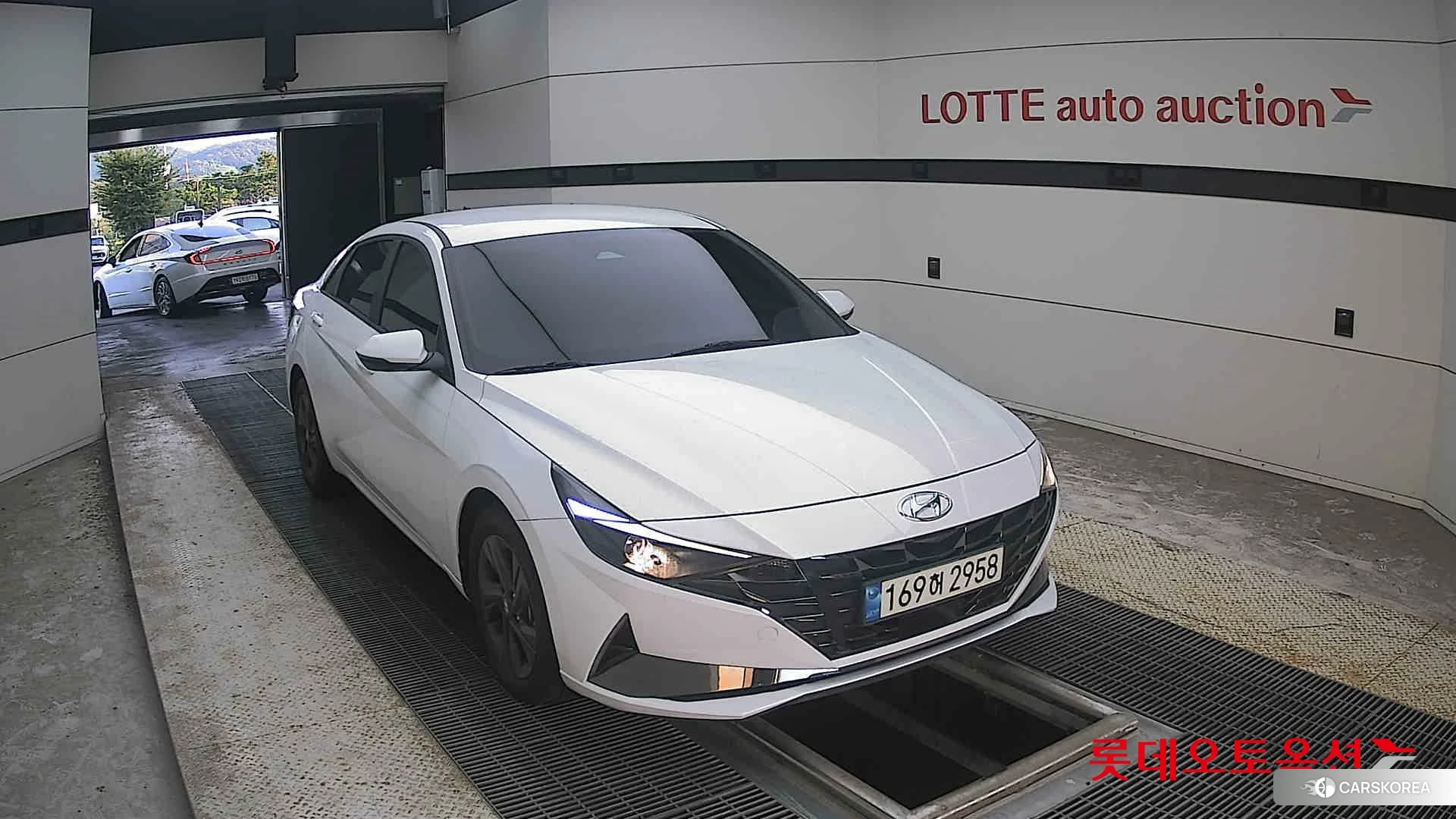 Hyundai Avante Hybrid 2023 Polar White из Кореи, фото 6