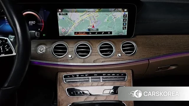 Mercedes-Benz E-Class W213 2022 Белый из Кореи, фото 6