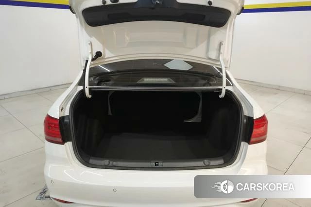 Volkswagen Lavida 2021 Белый из Китая, фото 6