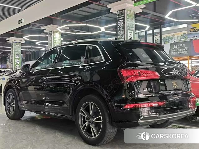 Audi Q5L 2021 Черный из Китая, фото 6