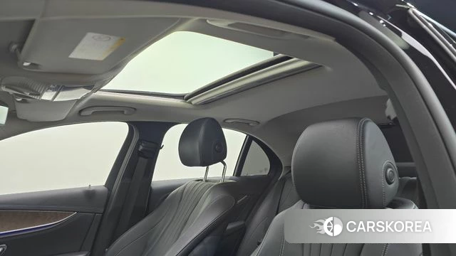Mercedes-Benz E-Class W213 2019 Черный из Кореи, фото 6