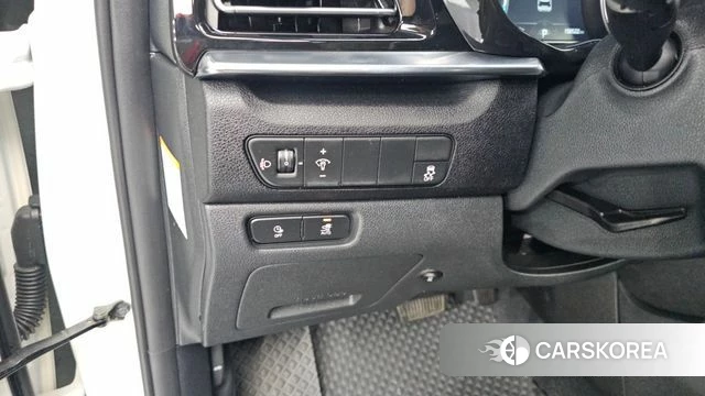 Kia Niro Plus 2023 Белый из Кореи, фото 6