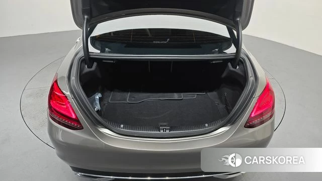 Mercedes-Benz C-Class W205 2019 Песочный из Кореи, фото 6
