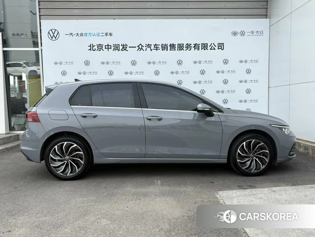 Volkswagen Golf 2024 Серебристо-серый из Китая, фото 6