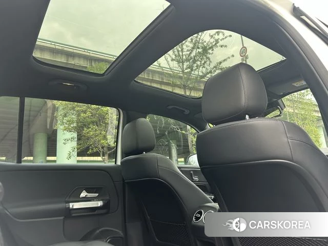 Mercedes-Benz GLB 2023 Белый из Китая, фото 6