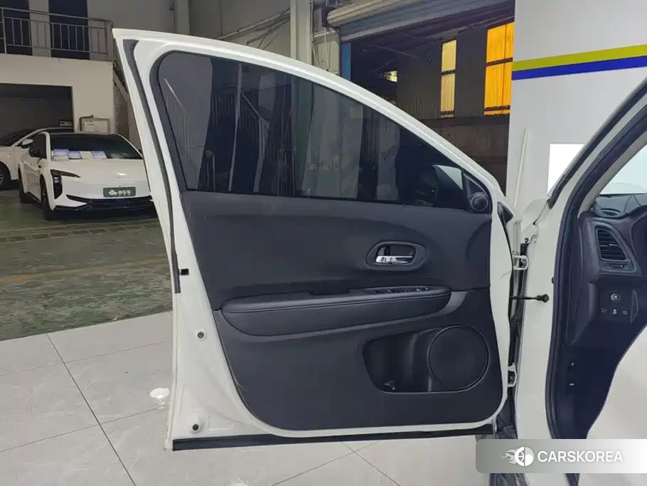 Honda Vezel 2022 Белый из Китая, фото 6