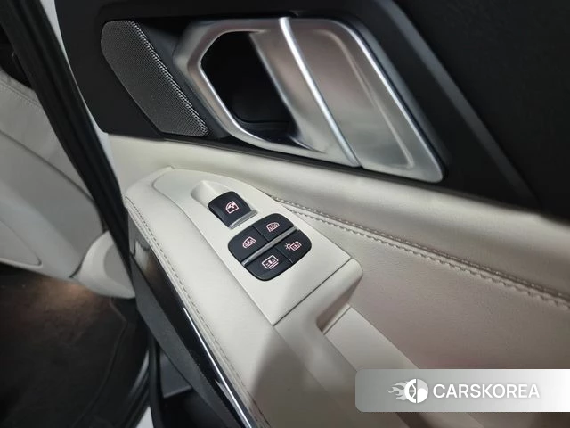 BMW X7 (G07) 2026 Белый из Кореи, фото 6