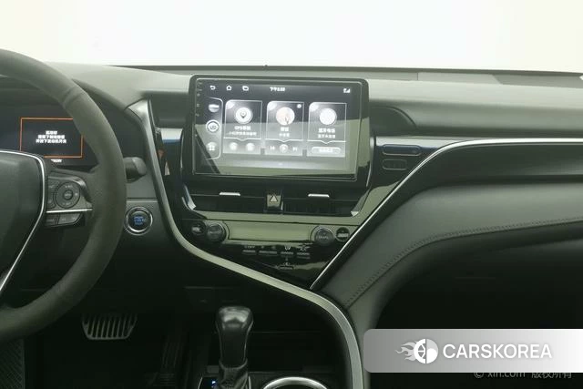 Toyota Camry 2022 Белый из Китая, фото 6