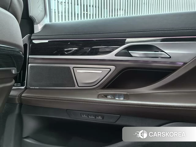 BMW 7 series 2022 Черный из Китая, фото 6