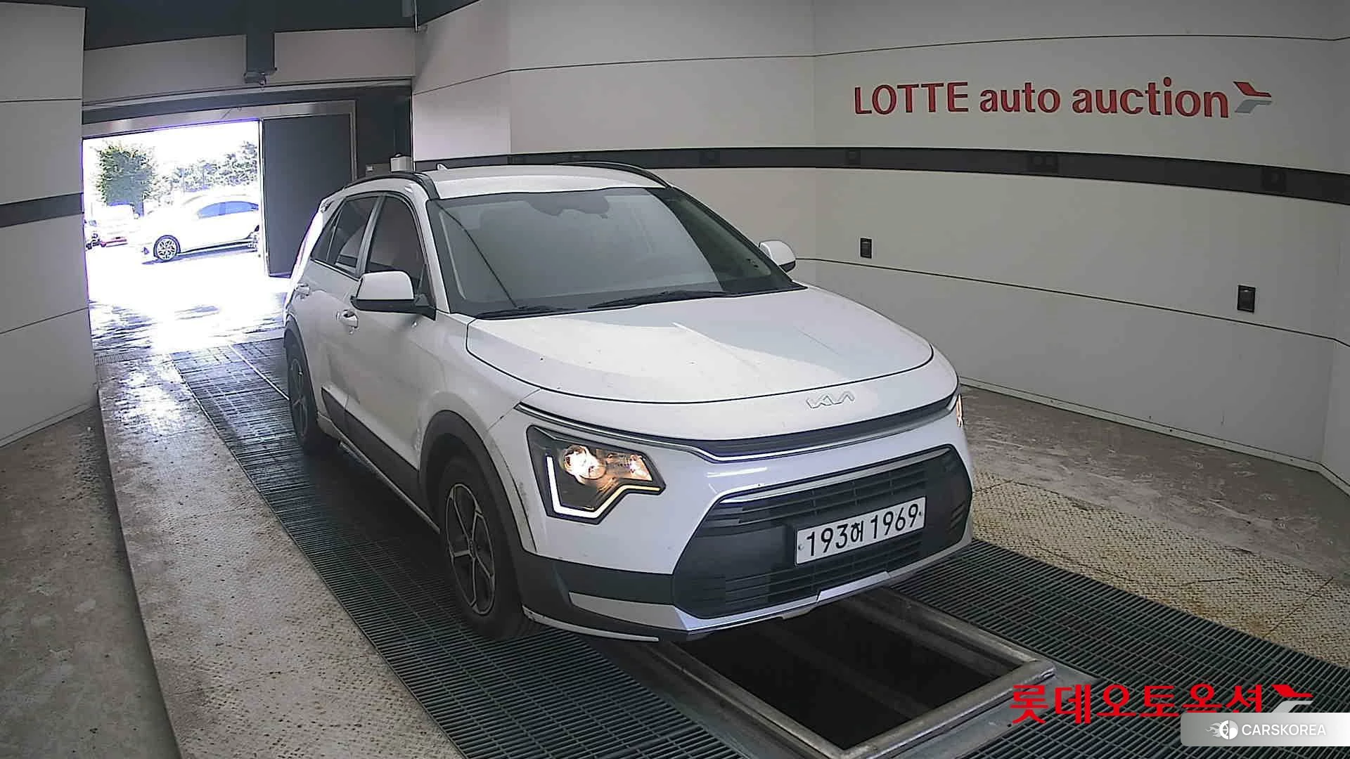 Kia Niro Hybrid 2022 Snow White Pearl (optional) из Кореи, фото 6