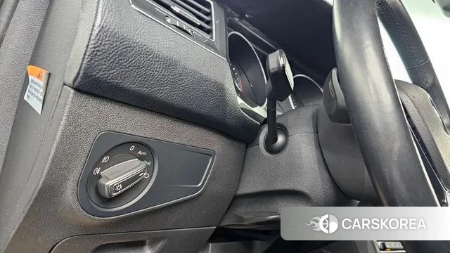 Volkswagen Tiguan second Generation 2020 Белый из Кореи, фото 6