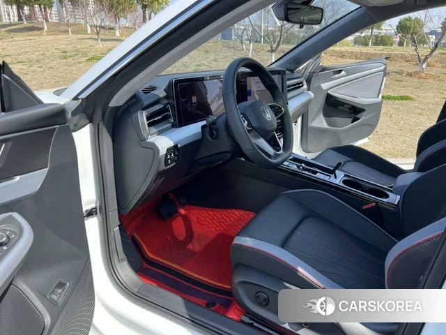 Volkswagen Lingdu 2024 Белый из Китая, фото 6