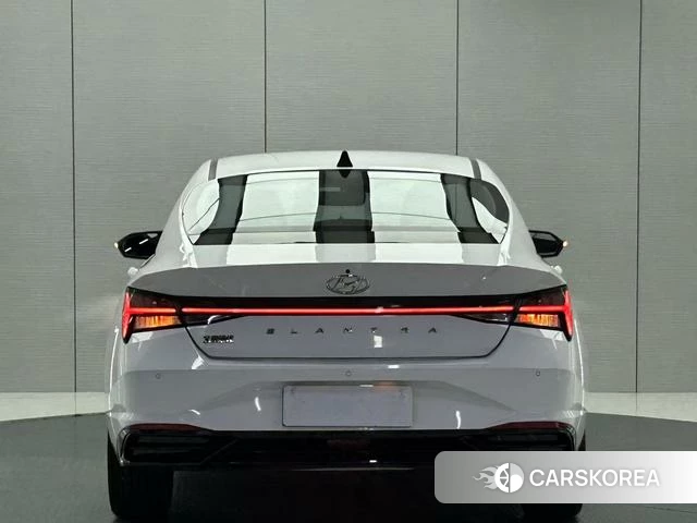 Hyundai Elantra 2022 Белый из Китая, фото 6