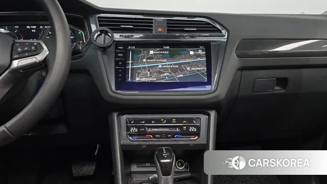 Volkswagen Tiguan second Generation 2024 Белый из Кореи, фото 6