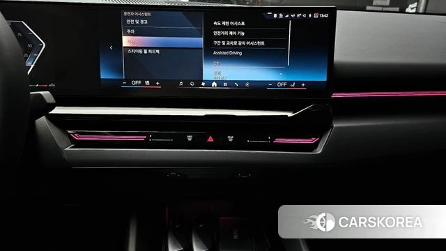 BMW 5 Series (G60) 2024 Белый из Кореи, фото 6