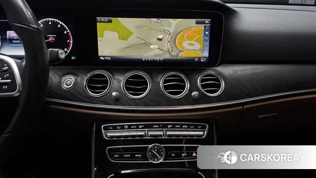 Mercedes-Benz E-Class W213 2019 Белый из Кореи, фото 6