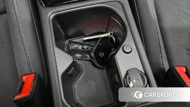 Volkswagen Golf 8th Generation 2025 Черный из Кореи, фото 6