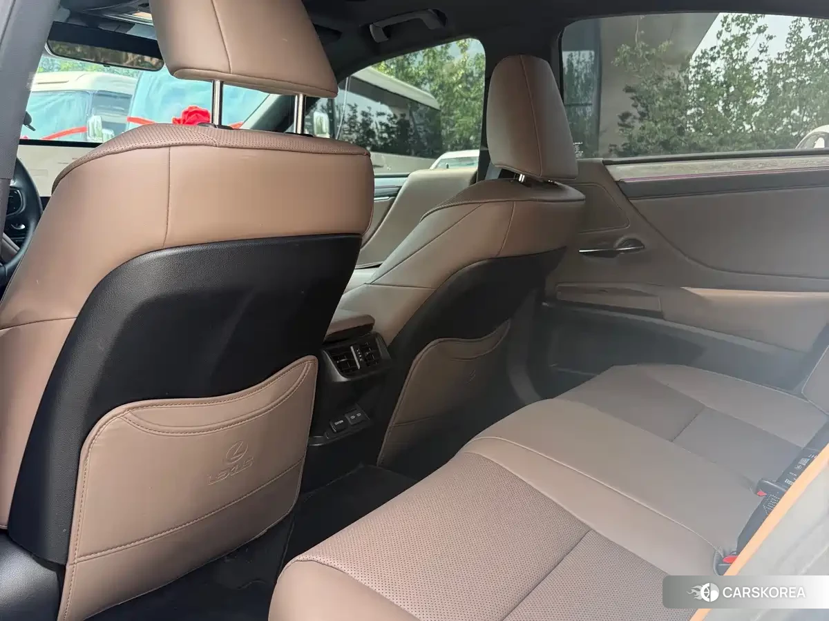 Lexus ES 2026 Белый из Китая, фото 6