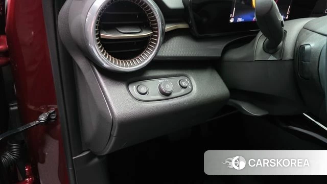 Chevrolet (GM Daewoo) Trax Crossover 2023 Красный из Кореи, фото 6