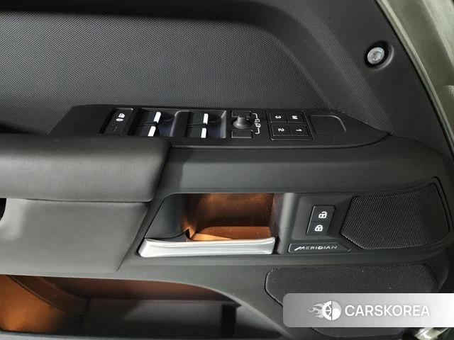 Land Rover Defender (L663) 2025 Светло-зеленый из Кореи, фото 6