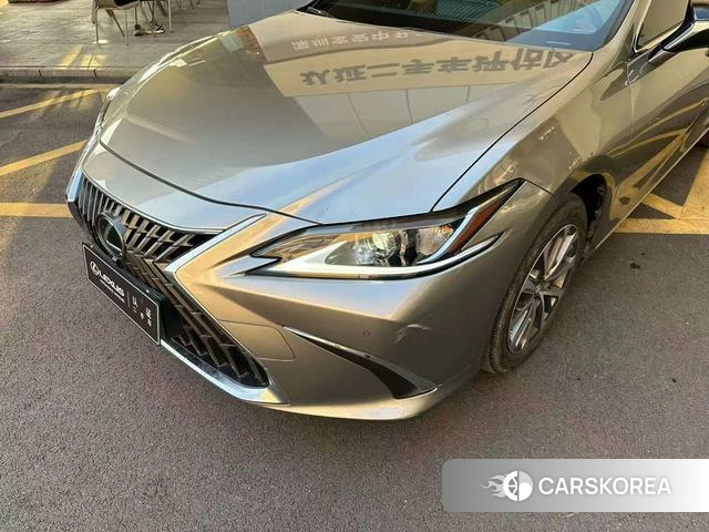 Lexus ES 2022 Темно-серый из Китая, фото 6