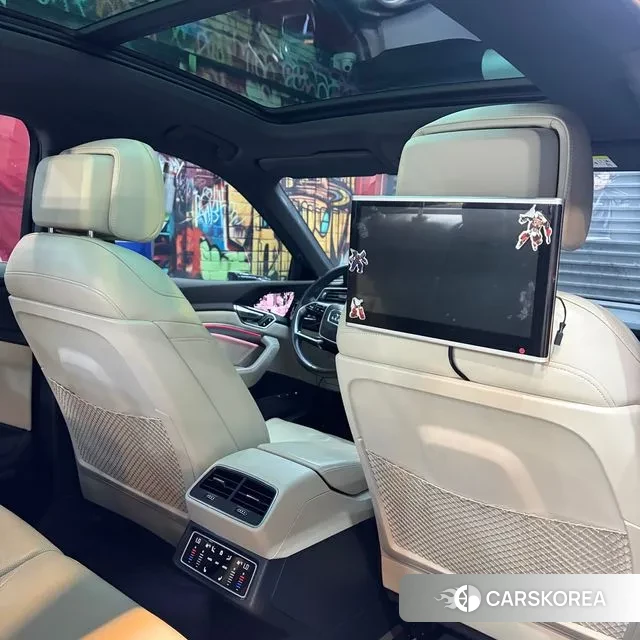 Audi e-Tron 2021 Белый из Кореи, фото 6