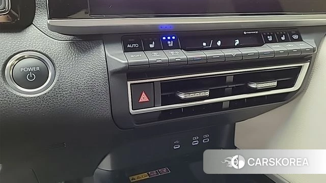 Toyota Camry (XV80) 2026 Серебристо-серый из Кореи, фото 6