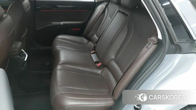 Hyundai Grandeur (GN7) 2023 Светло-серебряный цвет из Кореи, фото 6