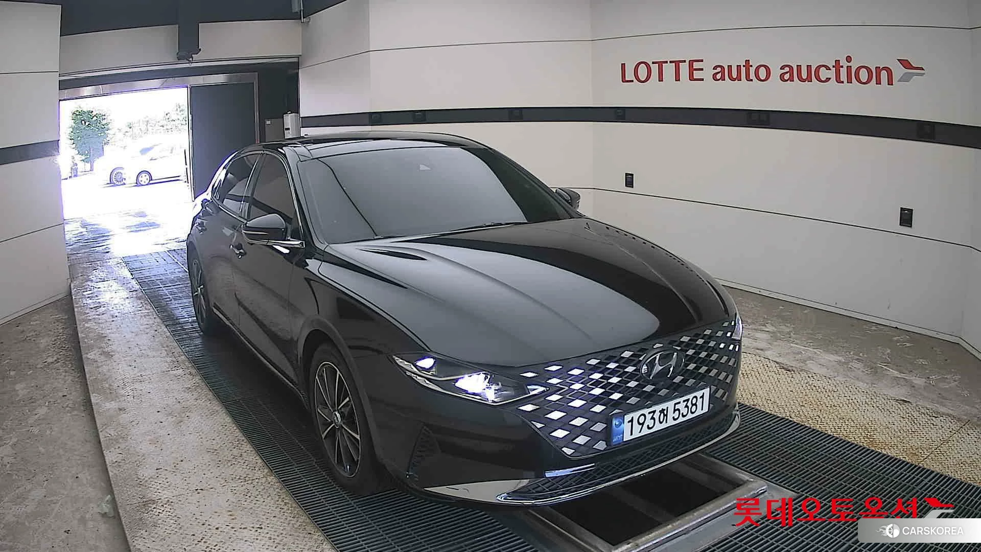 Hyundai Grandeur 2023 Abyss Black Pearl из Кореи, фото 6