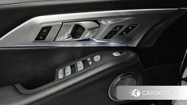 BMW XM (G09) 2023 Белый из Кореи, фото 6
