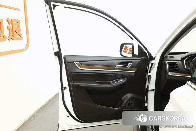 Roewe RX8 2020 Белый из Китая, фото 6