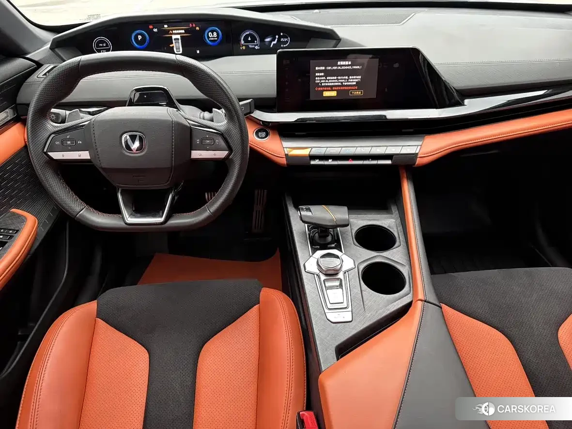 Chang'an UNI-V 2023 Silver/gray из Китая, фото 6