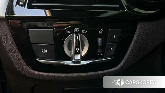 BMW 5 Series (G30) 2023 Черный из Кореи, фото 6