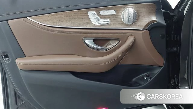 Mercedes-Benz E-Class W213 2022 Серый из Кореи, фото 6