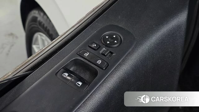 Hyundai Staria 2023 Белый из Кореи, фото 6