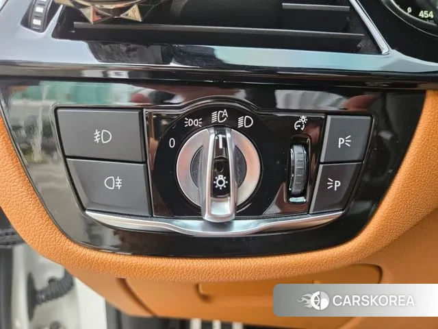 BMW 5 Series (G30) 2018 Белый из Кореи, фото 6