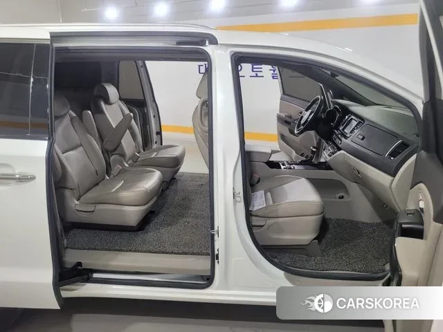 Kia All New Carnival 2018 Жемчужный цвет из Кореи, фото 6